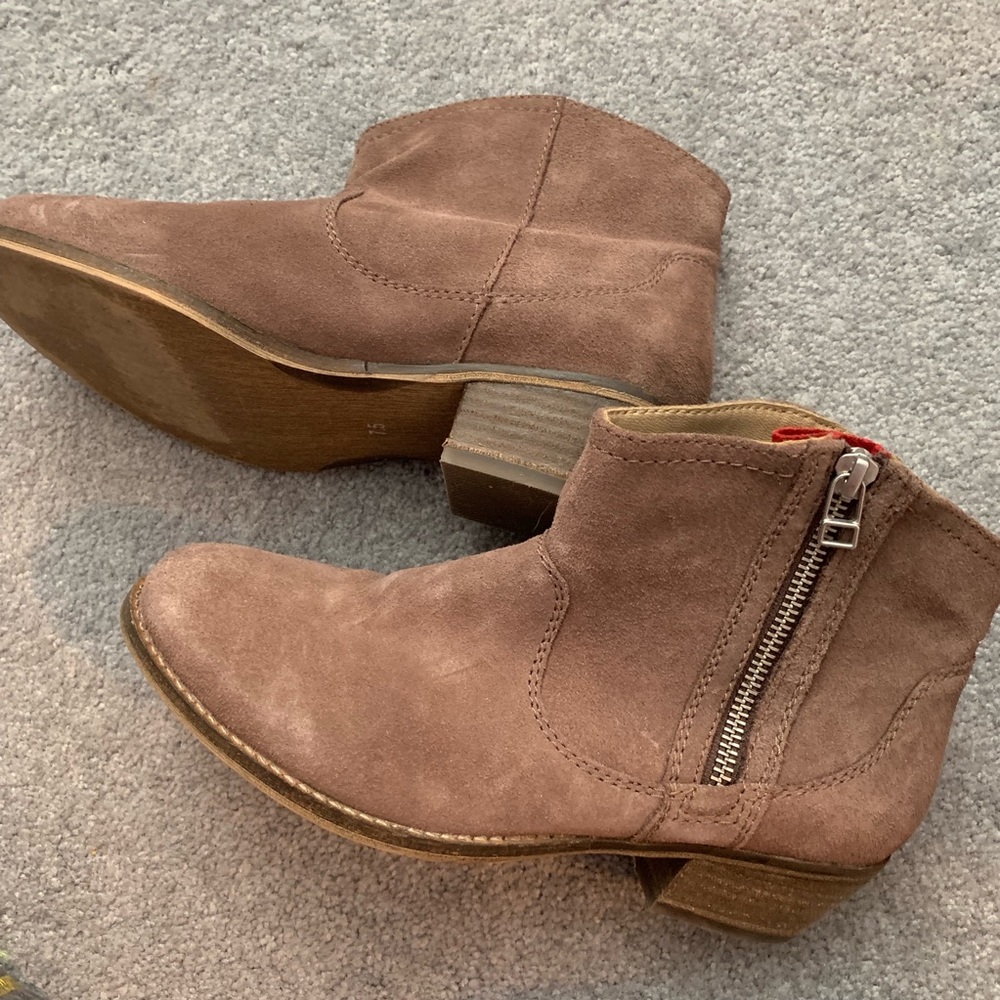 Steve Madden Tan Suede Ankle Boots